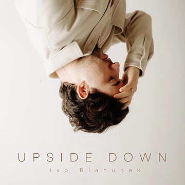 Obálka uvítací melodie upside down