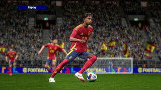 Snímek obrazovky aplikace eFootball PES 2020