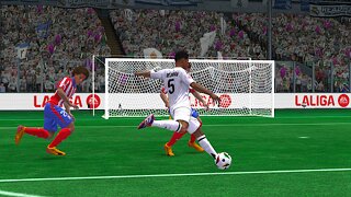 Snímek obrazovky aplikace FIFA Mobile Football